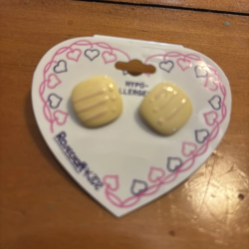 NWT vintage hypoallergenic Yellow Earrings